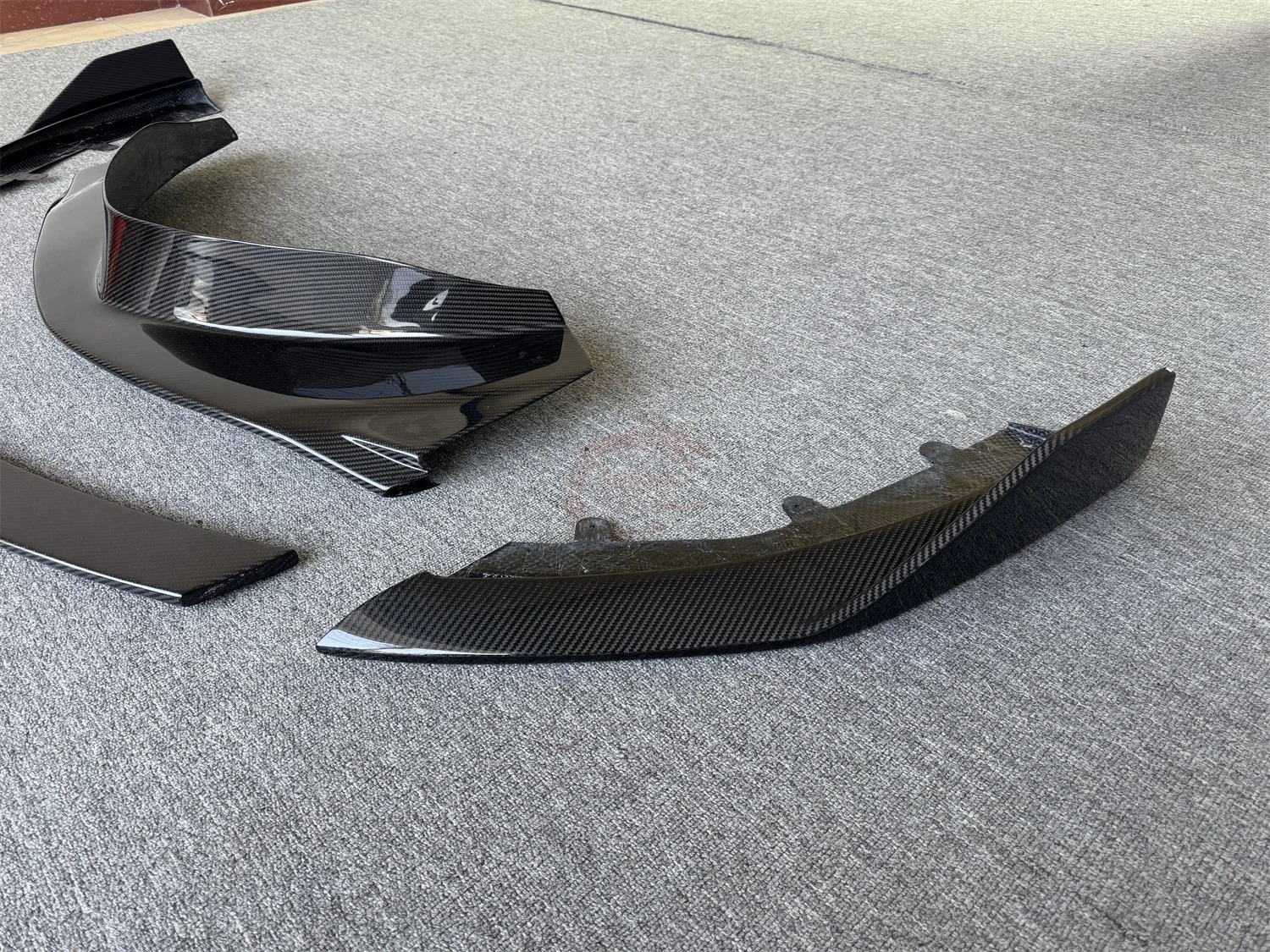 Upgrade Pro Style Dry Carbon Fiber Front Lip Front Bumper Lip Front Bumper Center Cover for McLaren GT Bodykit